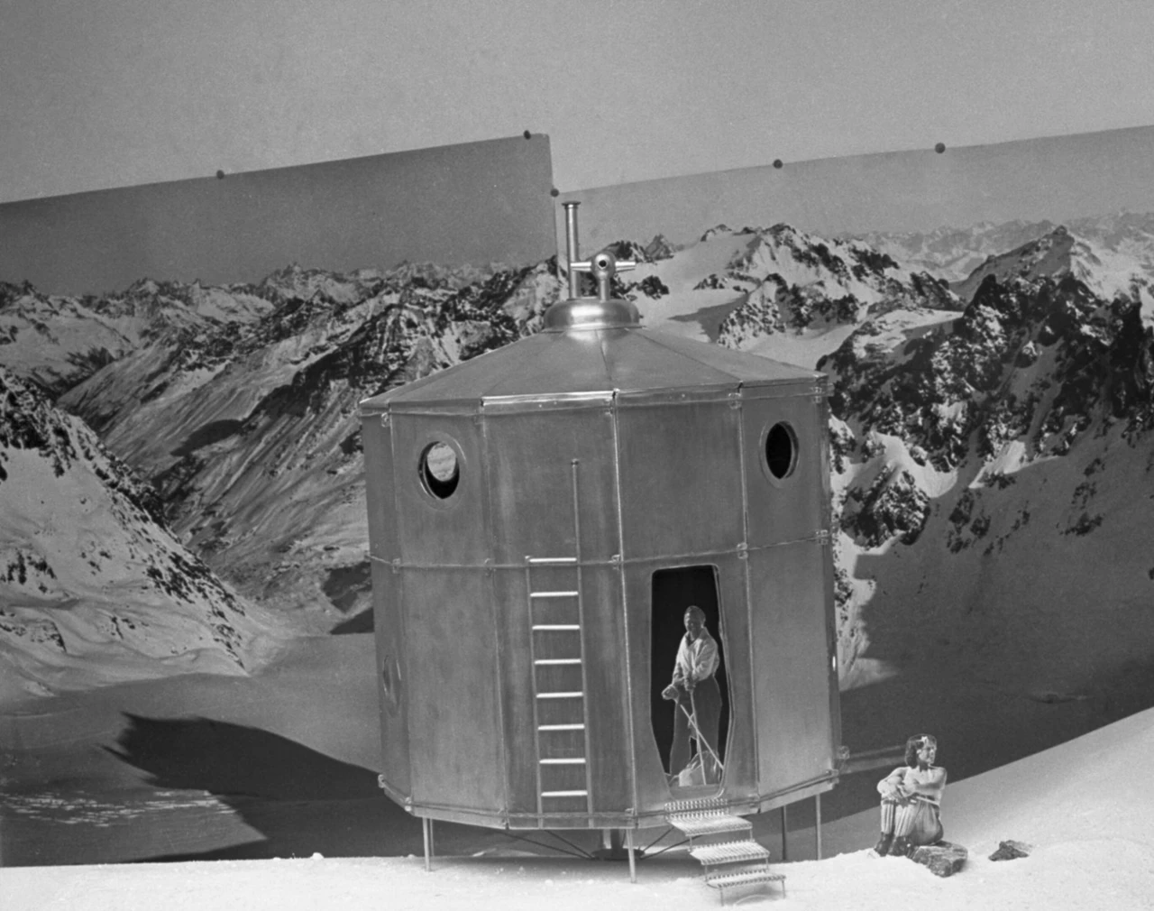 CHARLOTTE PERRIAND’S MOUNTAIN EYE COMES TO MILAN FOR OLYMPIC SEASON